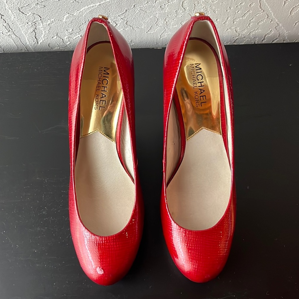 Hot Michael Kors patent red Ionna platform pumps • 8M • 4 in heel
